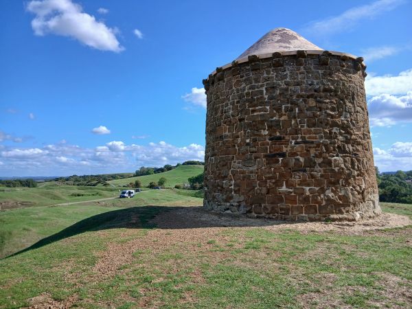 The Beacon, Dassett Hills